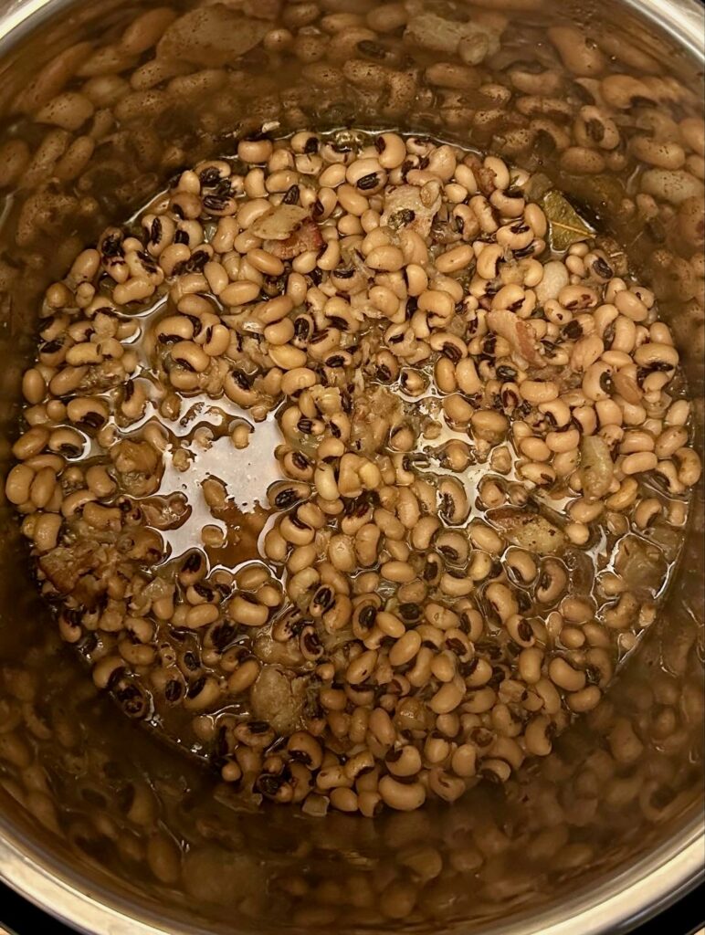 Instant pot with black eyed peas
